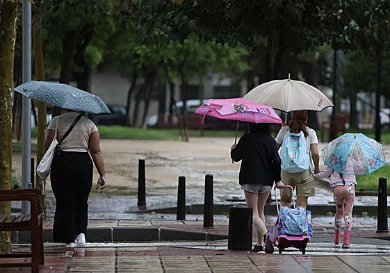 Se espera que la lluvia afecte a varias comarcas a la hora de la salida de los colegios.