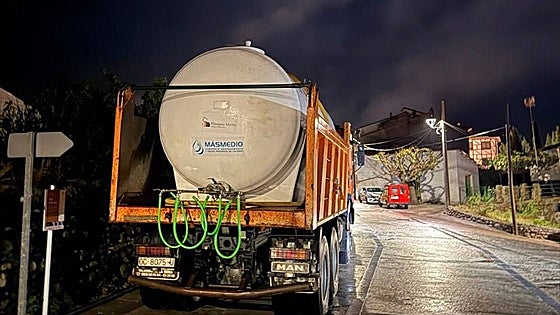 El arrastre de ceniza por lluvias amenaza al consumo de agua en los pueblos de los incendios