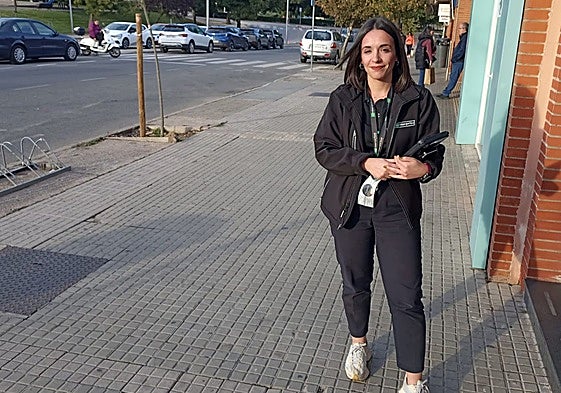 Cristina Jiménez, comercial de un negocio de alquiler de vehículos en la estación de autobuses vio como varios coches quedaban inservibles por el agua.