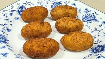 Croquetas suaves, cremosas y con todo el sabor del cocido, una deliciosa forma de aprovechar sus restos