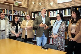 Fernando Pizarro, en la sede de San Miguel con su presidenta.