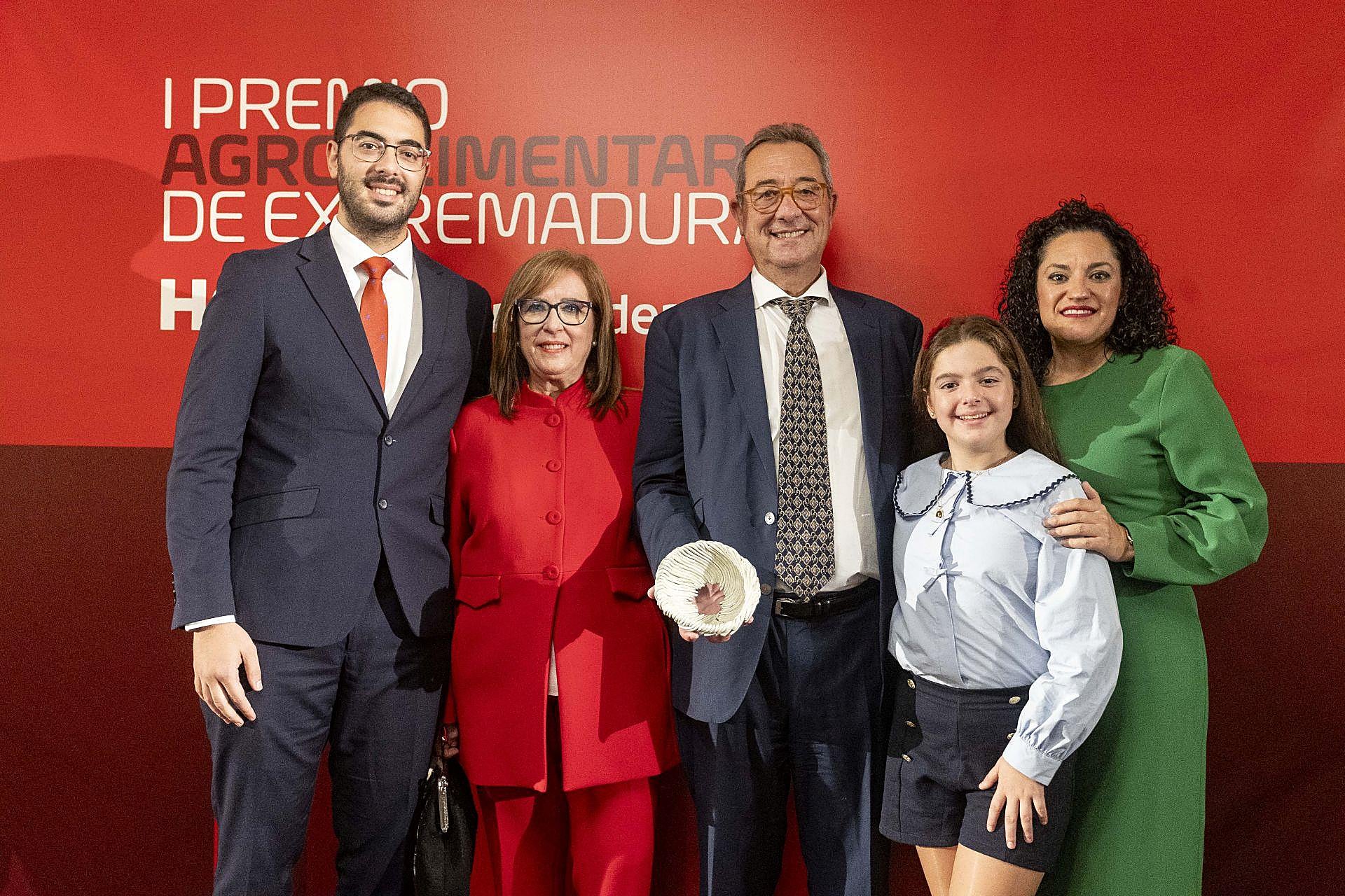 Momentos de la entrega del premio a Tany Nature