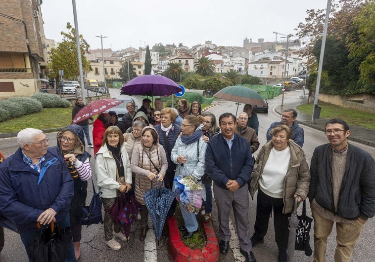 Los vecinos del Puente de San Francisco de Cáceres piden explicaciones y exigen el fin de las obras