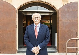 Emilio Cruz, presidente saliente de la Real Sociedad Económica de Amigos del País.