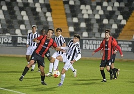 Barrena reapareció el domingo con el Badajoz ante el Llerenense después de cuatro jornadas lesionado.