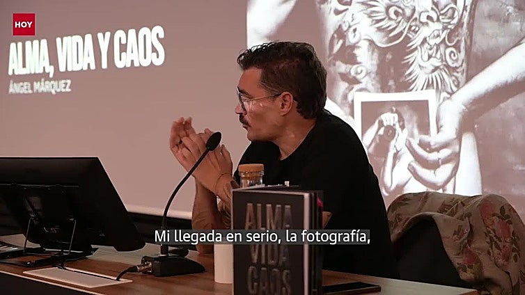 Ángel Márquez presenta su fotolibro 'Alma, vida, caos'