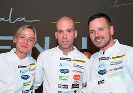 El extremeño Juanma Salgado, a la derecha, junto a Roger Julián y Paula Gutiérrez.