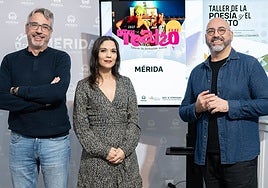 Fernando Ramos, Pilar Amor y Pedro Montero, esta mañana, en la presentación de los talleres.