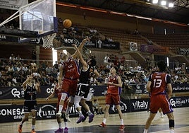 Isma Vázquez, en el duelo ante el Dos Hermanas en La Granadilla.