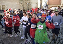 Salida el año pasado de la San Silvestre de Badajoz junto a la Plaza Alta.