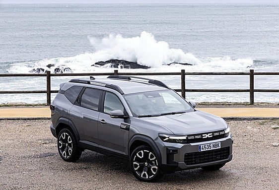 Los 22 centímetros de altura libre al suelo solo es superado por los auténticos todoterrenos.