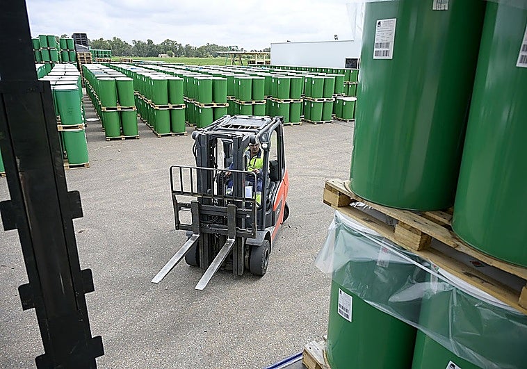 Un incendio en la fábrica de tomates de Conesa en Badajoz provoca daños materiales