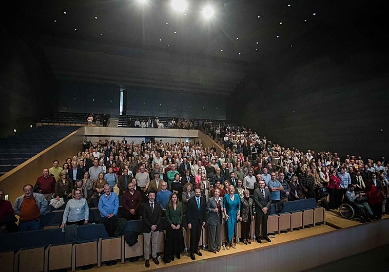 La Junta reconoce la trayectoria de 487 empleados públicos de Extremadura