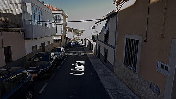 Cuatro afectados, entre ellos un bebé, por un escape de gas en una vivienda en Cáceres
