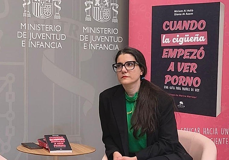 «Si antes la cigüeña traía los bebés, ahora es el porno el que educa»