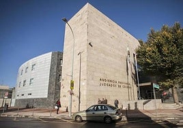 Más de tres años de prisión a dos personas por una ola de robos en varios bares de Plasencia