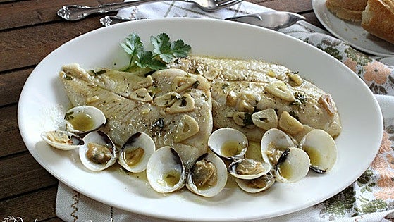 Filetes de merluza al ajillo