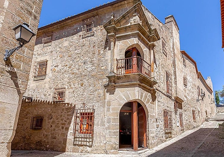 El palacio más singular de Extremadura que buscaba dueño encuentra nuevo destino en la Fundación Cajalmendralejo