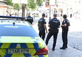 Un agente de la Policía Local resultó gravemente herido en el transcurso de una detención.