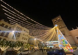 Pruebas de luz de la decoración navideña en Badajoz.