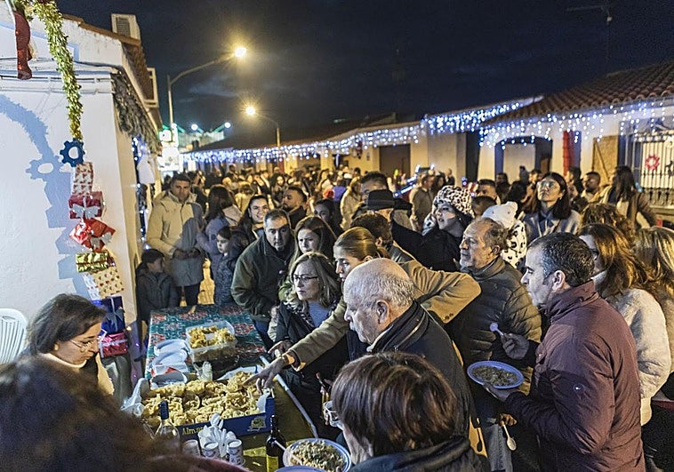 La Navidad de Sagrajas brilla más con prestiños y bocadillos de jamón