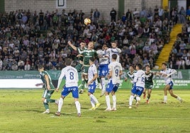 Acción del Cacereño-Tenerife disputado en el Príncipe Felipe.