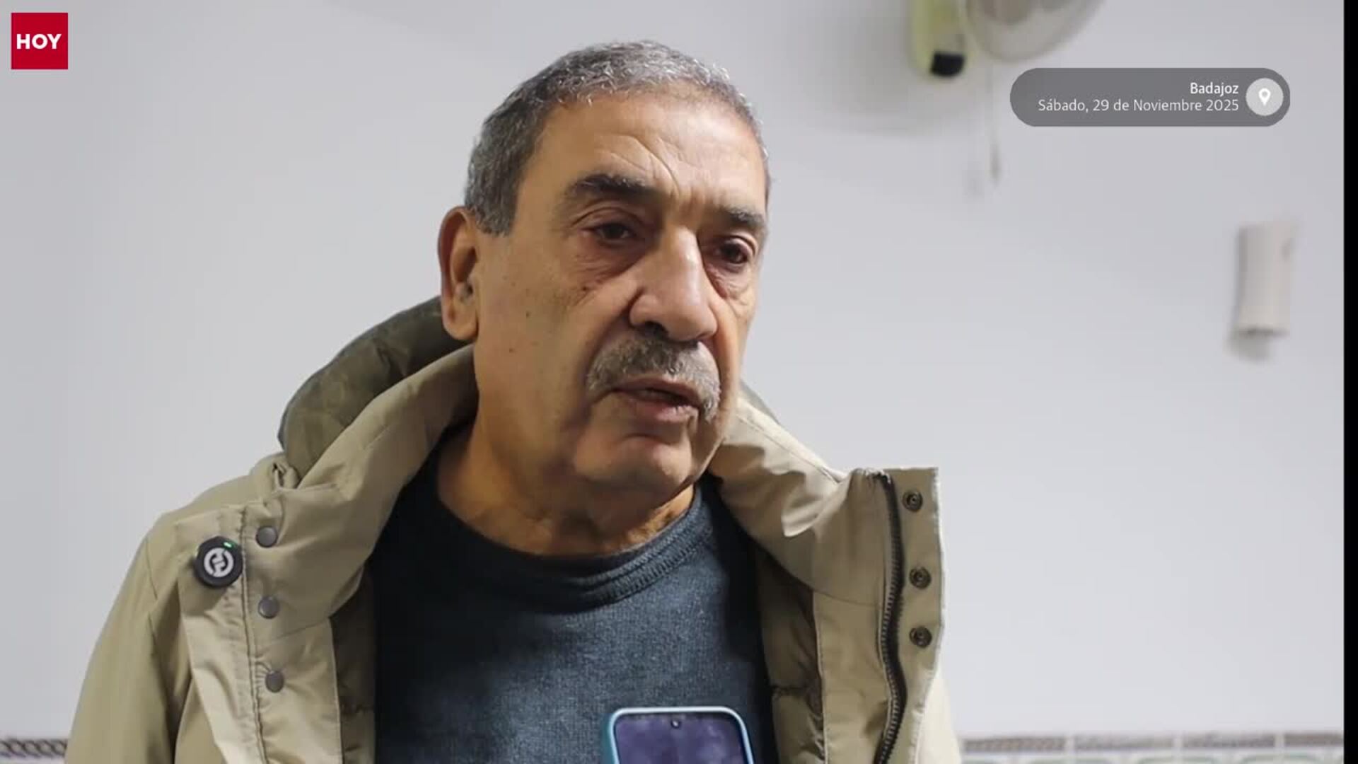 Té y dulces en la mezquita con el neurocirujano palestino recién llegado de Gaza