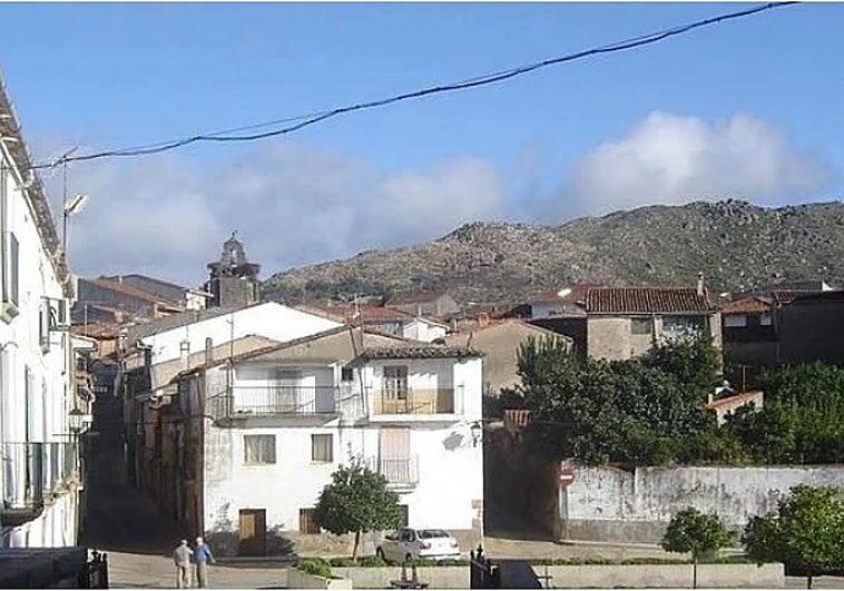 La Guardia Civil saca de la casa al hombre que se atrincheró con un cuchillo en Cilleros