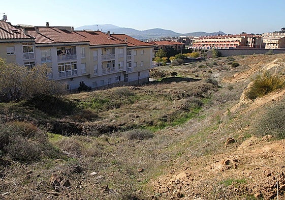 Traseras de la calle Julio Terrón de Plasencia, donde se planteaba una de las promociones.