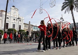 Flasmob realizado por la Fundación Atenea en 2021 en el Día de la Lucha contra el Sida en la plaza de España.