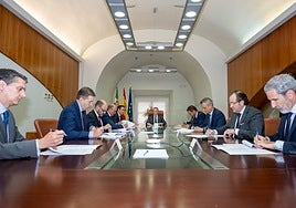 Firma del acuerdo entre la Junta y nueve entidades financieras para la creación del programa en junio del pasado año.