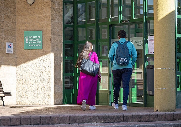 La UEx impartirá el doble grado en Magisterio de Infantil y Primaria en Badajoz