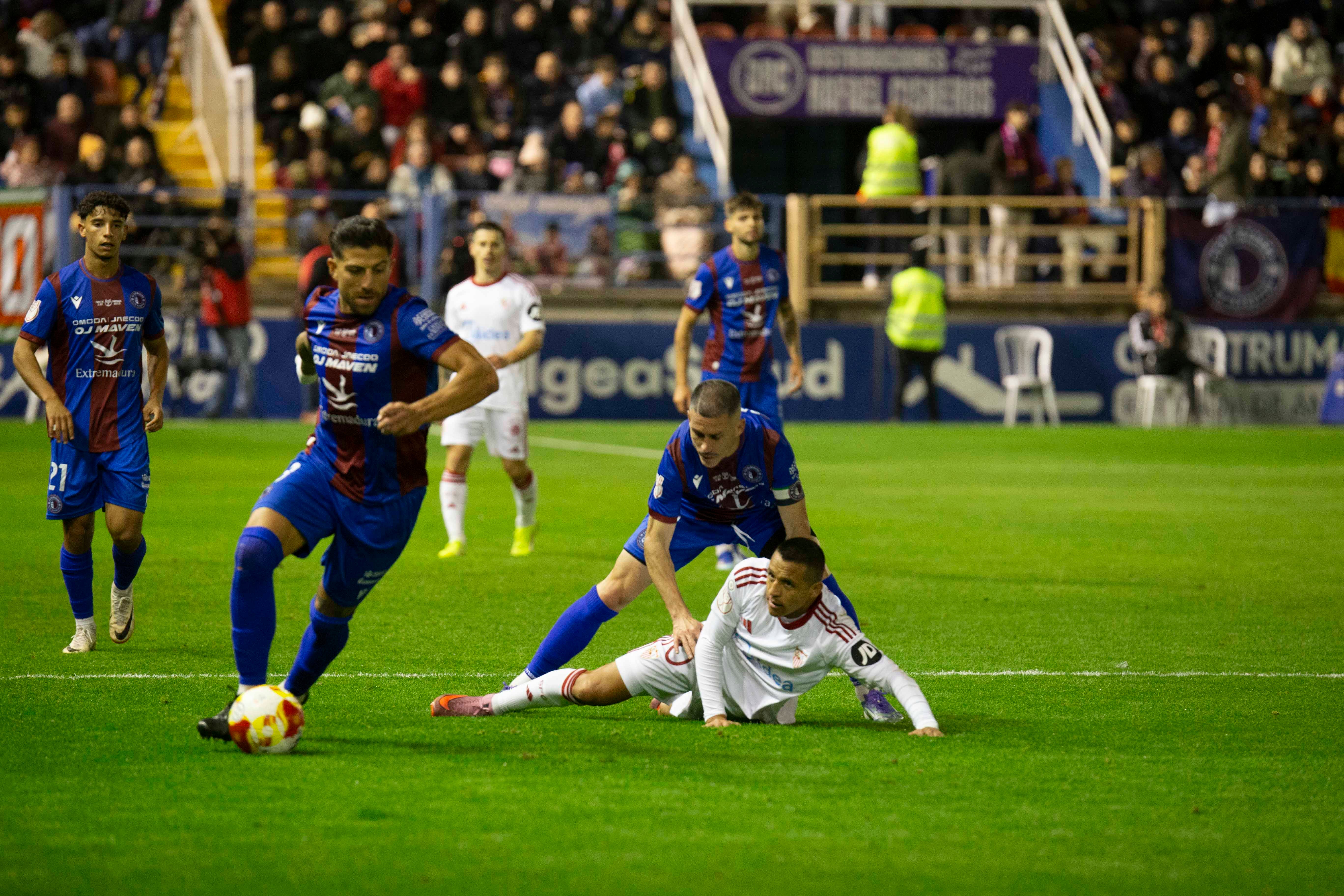 Fotos | Las mejores imágenes del partido Extremadura-Sevilla