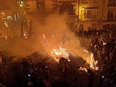 Quema de los escobazos, anoche en Jarandilla de la Vera.