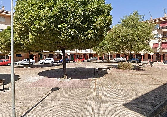 Plaza Los Pinos de Plasencia.