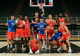 Los jugadores del Sagrado Corazón celebran el triunfo en el derbi ante el Moraleja.