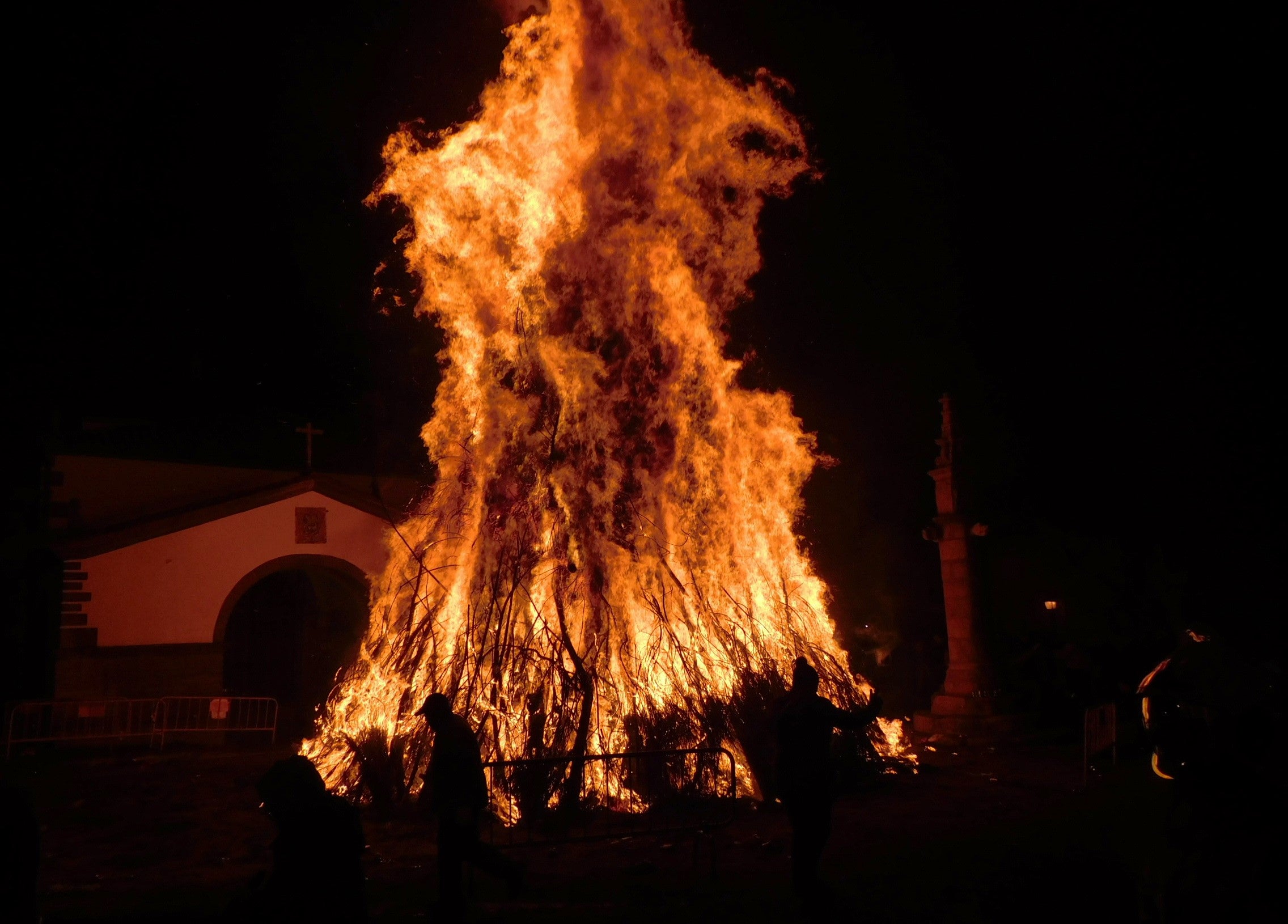 Así se vivió la fiesta de Los Escobazos en Jarandilla de la Vera