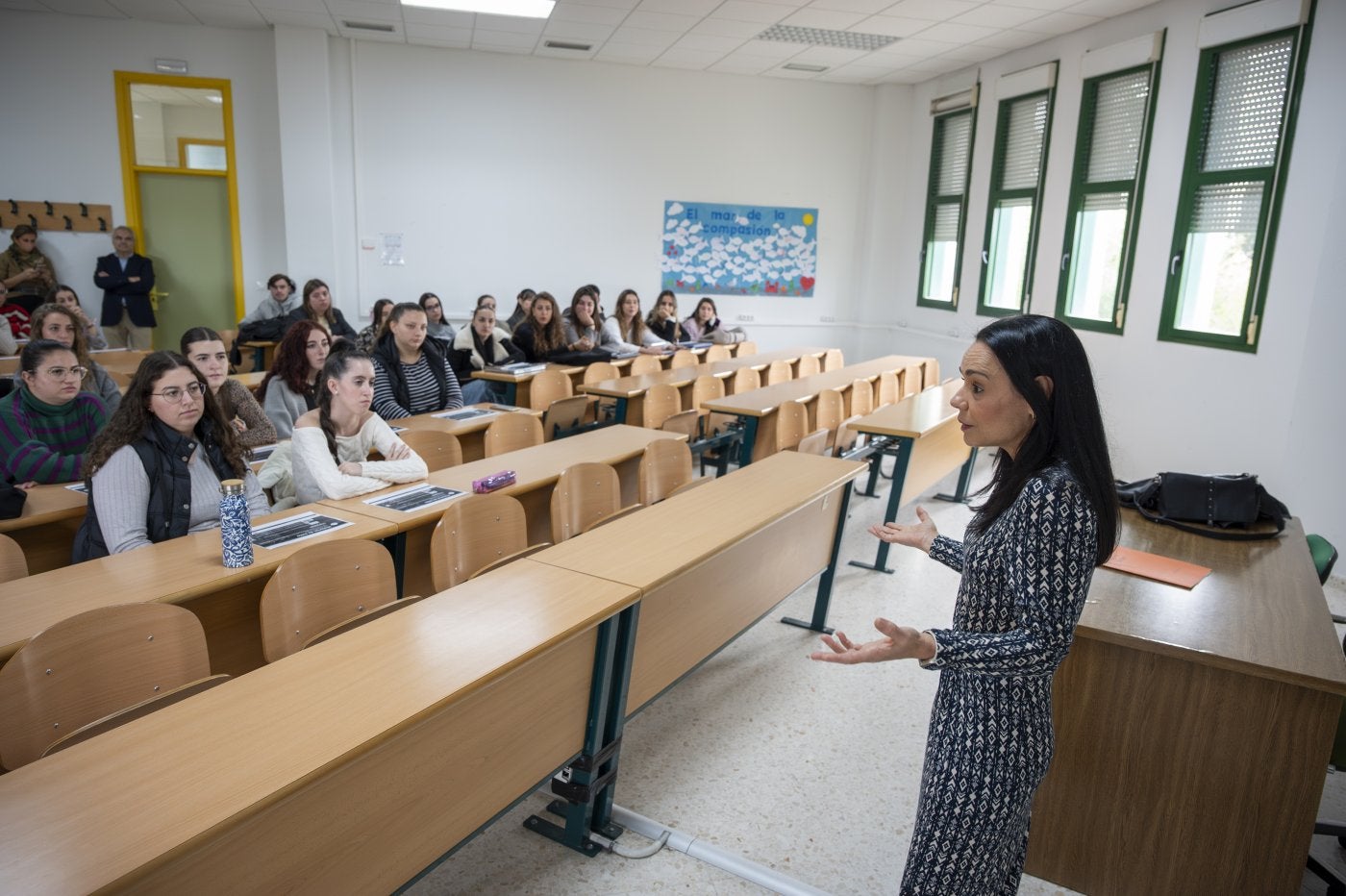 Conferencias. María González-Espadas, en un momento de su intervención en la facultad de Educación.