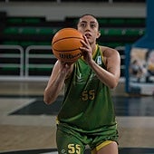 Gauna, durante un intento desde la línea de personal.