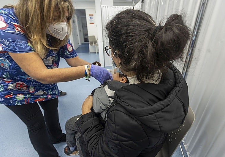 La vacunación por la tarde contra la gripe en Extremadura atrae a pocos niños
