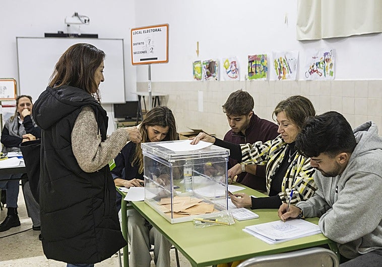 La participación hasta las 18.00 baja aún más respecto a 2023