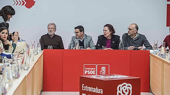 El PSOE descarta por ahora abstenerse en la investidura de Guardiola como propone Ibarra