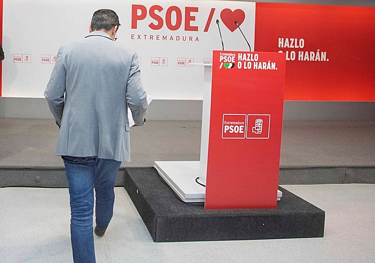 El PSOE abre las quinielas para buscar relevo a Gallardo
