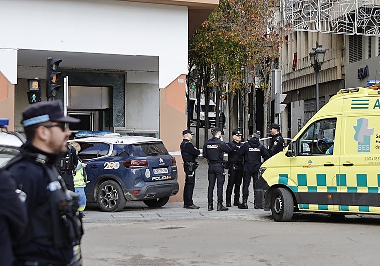 El «artefacto sospechoso» de la Diputación de Badajoz resulta ser un regalo navideño de la ONCE