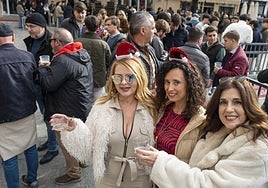 Fotos | Ambiente en las cañas de Nochebuena de Badajoz