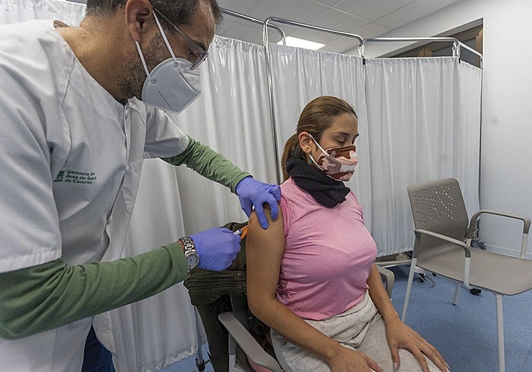 La gripe en Extremadura sigue en ascenso en Navidad y los casos se incrementan más de un 50%