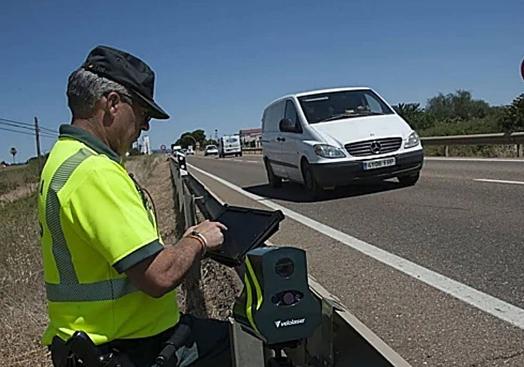 Los radares de Extremadura ponen 232 multas al día