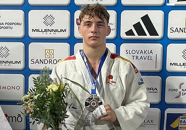 Iñaki Baztán logró la plata en el Europeo Júnior de judo en Bratislava.