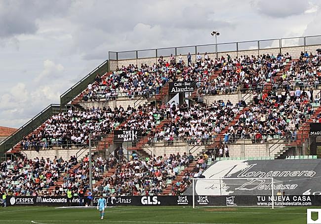 Afición del Mérida durante un partido de la temporada pasada.