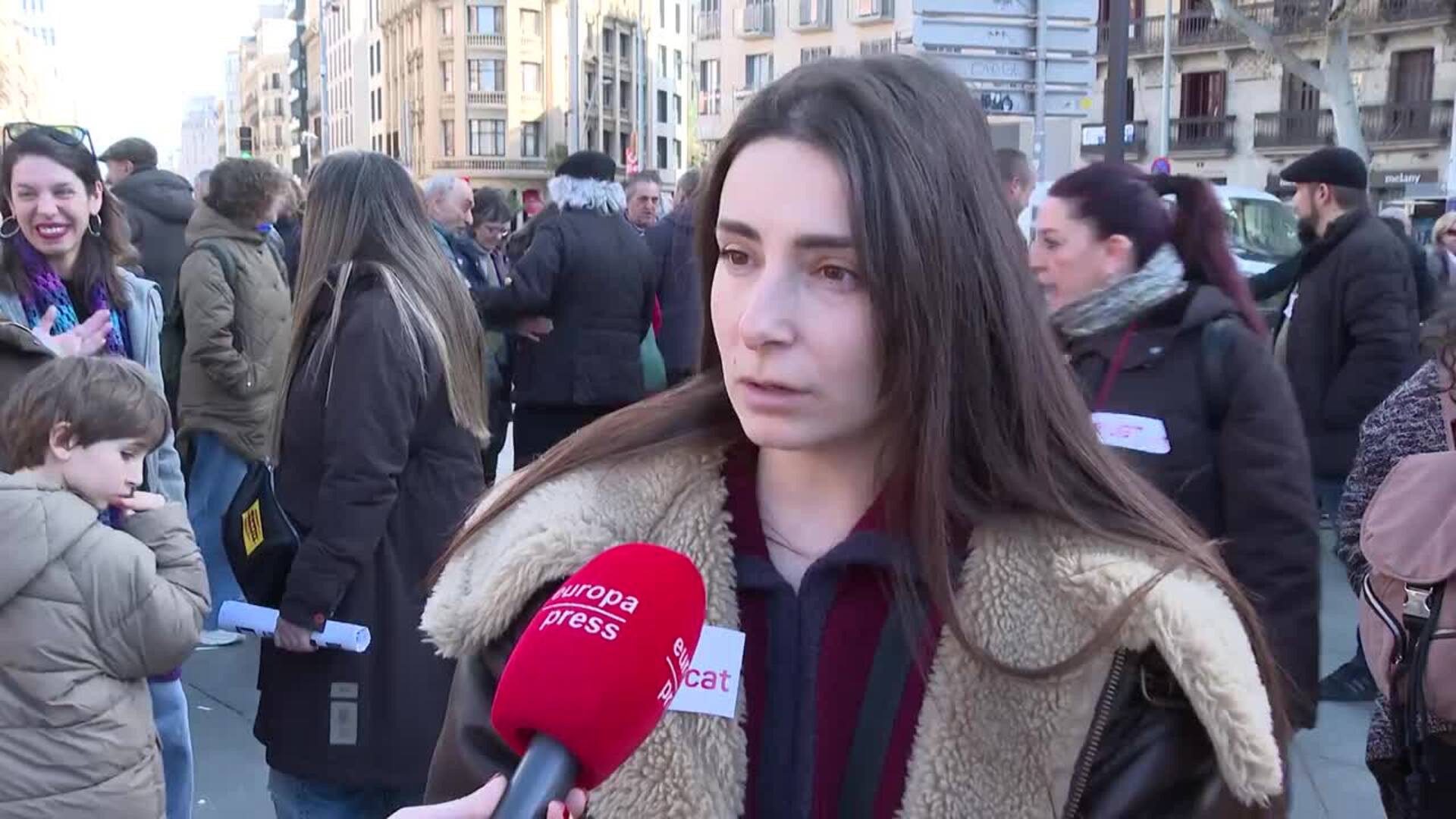 CC.OO. y UGT reúnen a unas 300 personas en el centro de Barcelona por "los derechos de la gente